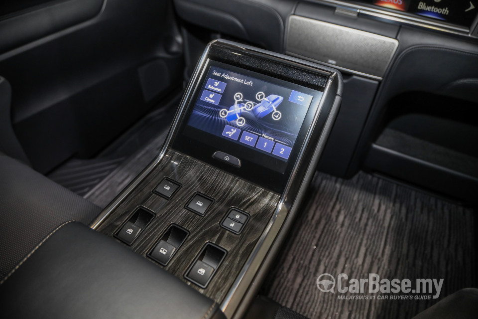 Lexus LM AYH36 (2021) Interior