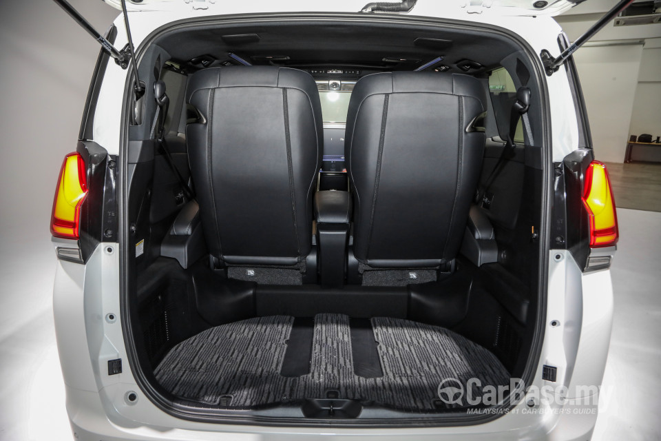 Lexus LM AYH36 (2021) Interior