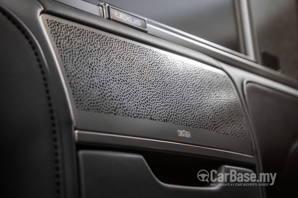 Lexus LM AYH36 (2021) Interior