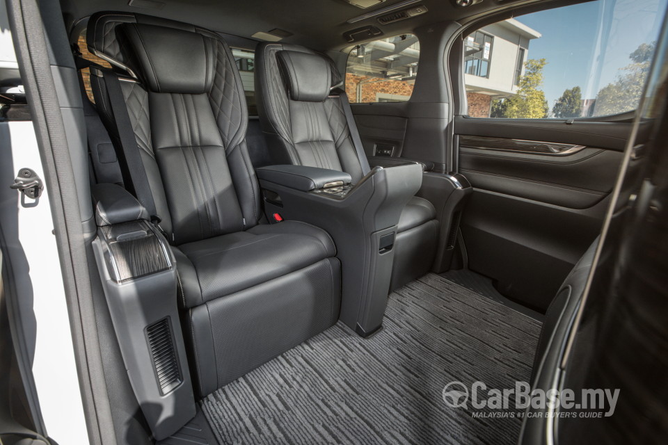 Lexus LM AYH36 (2021) Interior