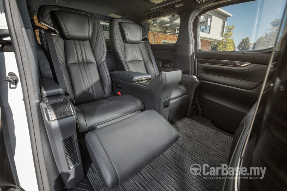 Lexus LM AYH36 (2021) Interior