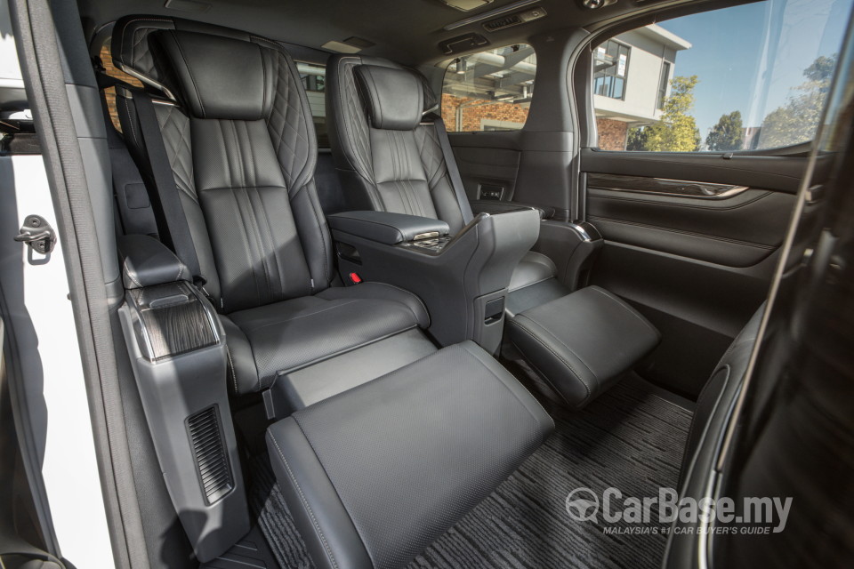 Lexus LM AYH36 (2021) Interior
