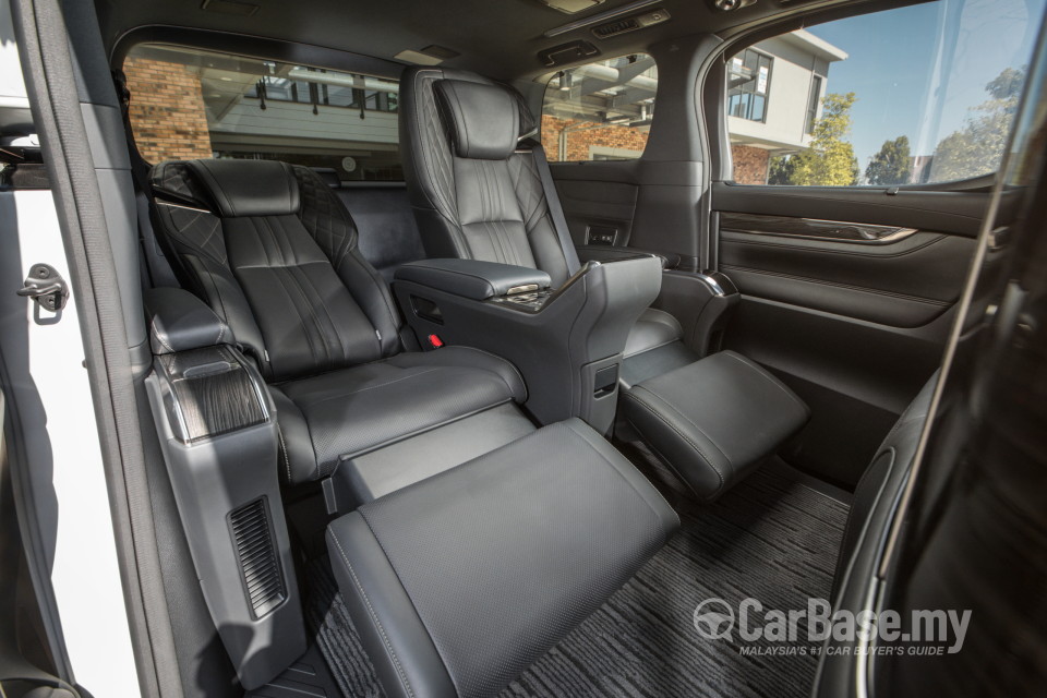 Lexus LM AYH36 (2021) Interior