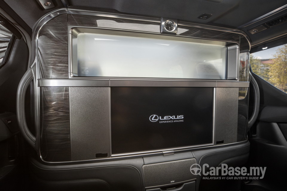 Lexus LM AYH36 (2021) Interior