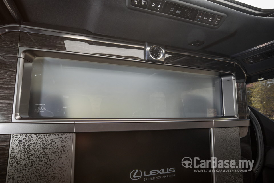 Lexus LM AYH36 (2021) Interior
