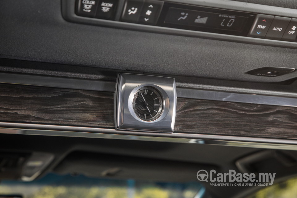 Lexus LM AYH36 (2021) Interior