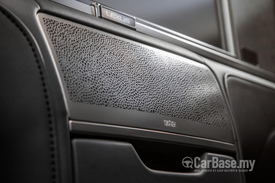 Lexus LM AYH36 (2021) Interior