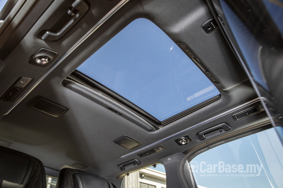 Lexus LM AYH36 (2021) Interior