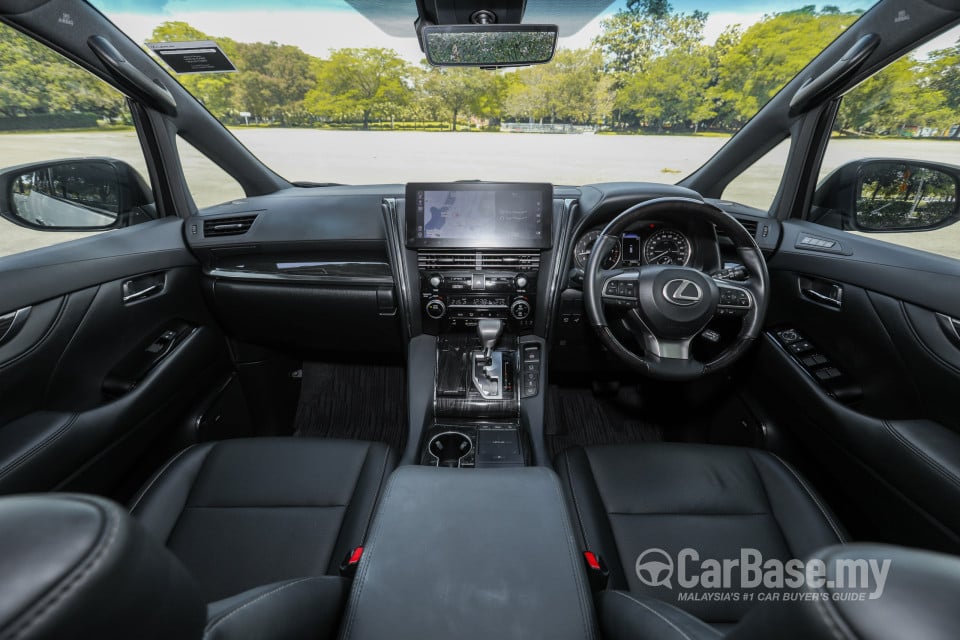 Lexus LM AYH36 (2021) Interior