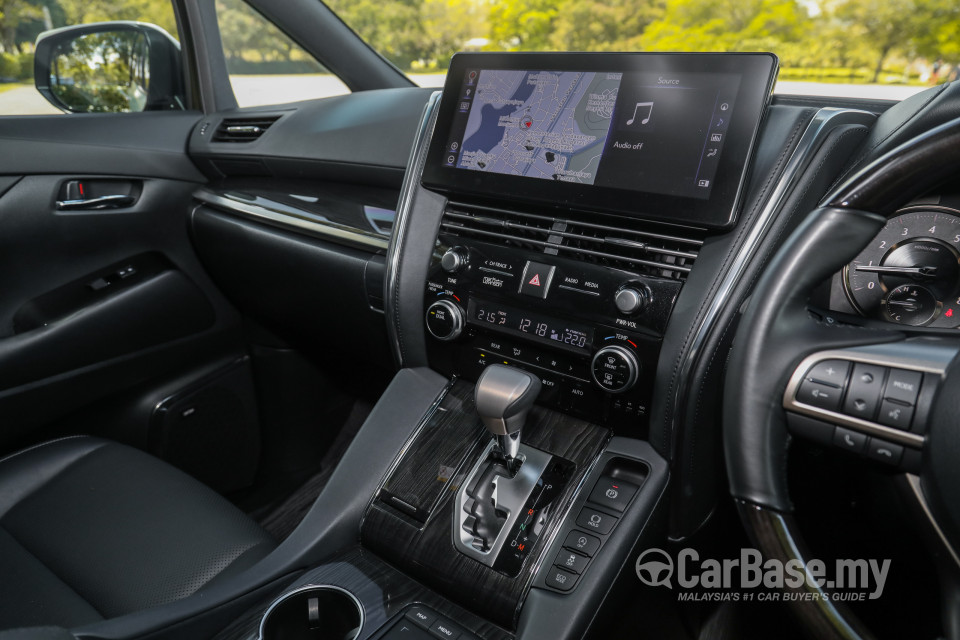 Lexus LM AYH36 (2021) Interior