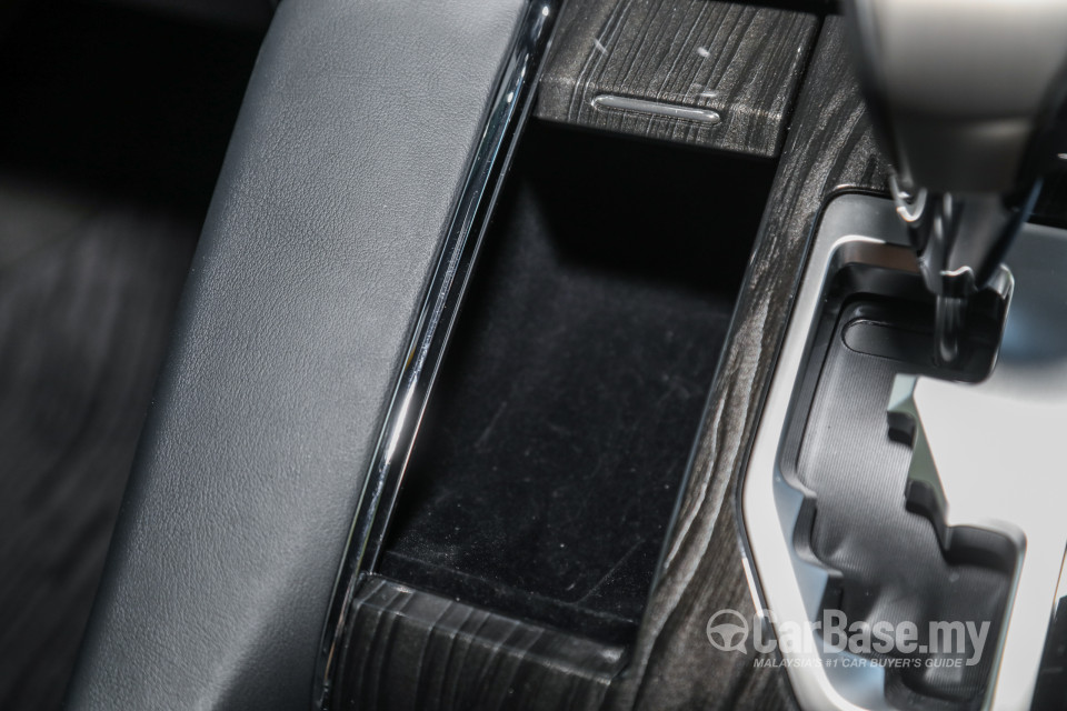 Lexus LM AYH36 (2021) Interior