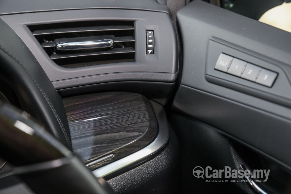 Lexus LM AYH36 (2021) Interior