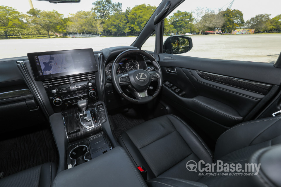 Lexus LM AYH36 (2021) Interior