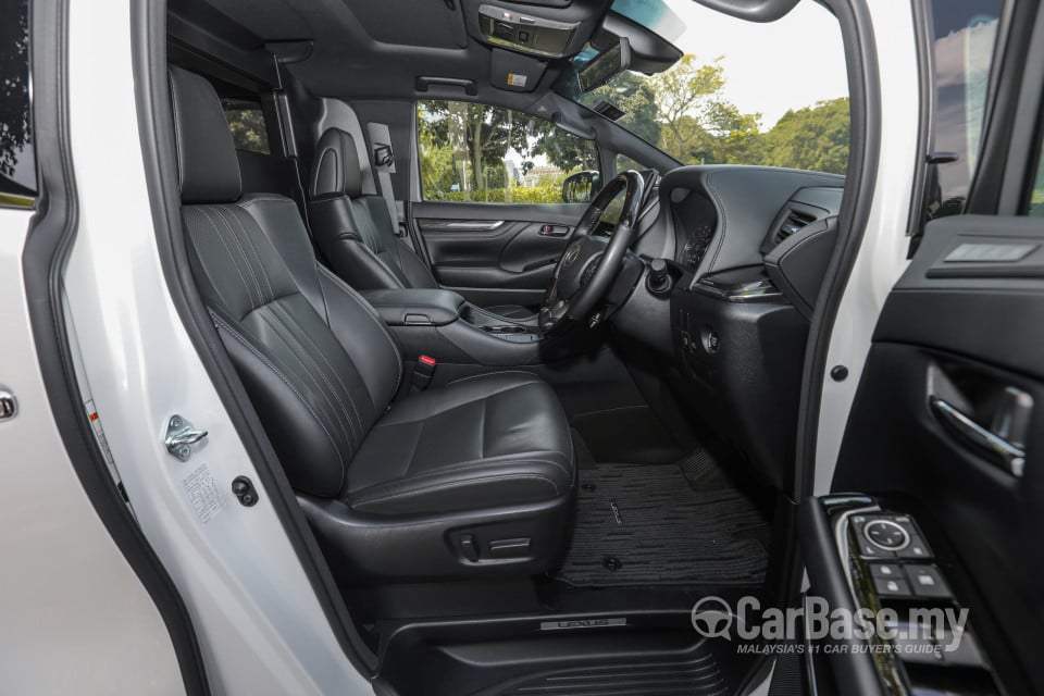Lexus LM AYH36 (2021) Interior