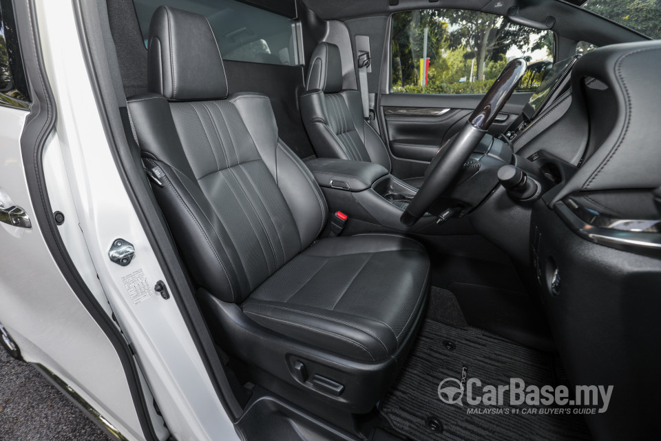 Lexus LM AYH36 (2021) Interior