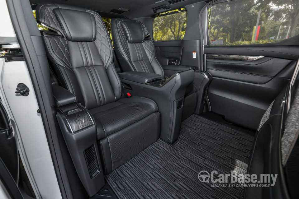 Lexus LM AYH36 (2021) Interior