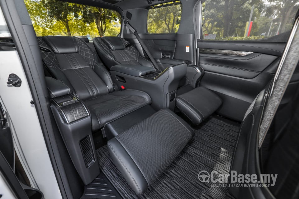 Lexus LM AYH36 (2021) Interior