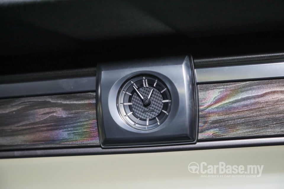 Lexus LM AYH36 (2021) Interior