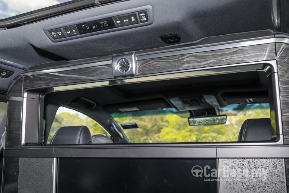 Lexus LM AYH36 (2021) Interior