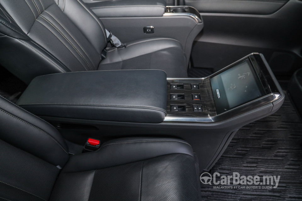 Lexus LM AYH36 (2021) Interior