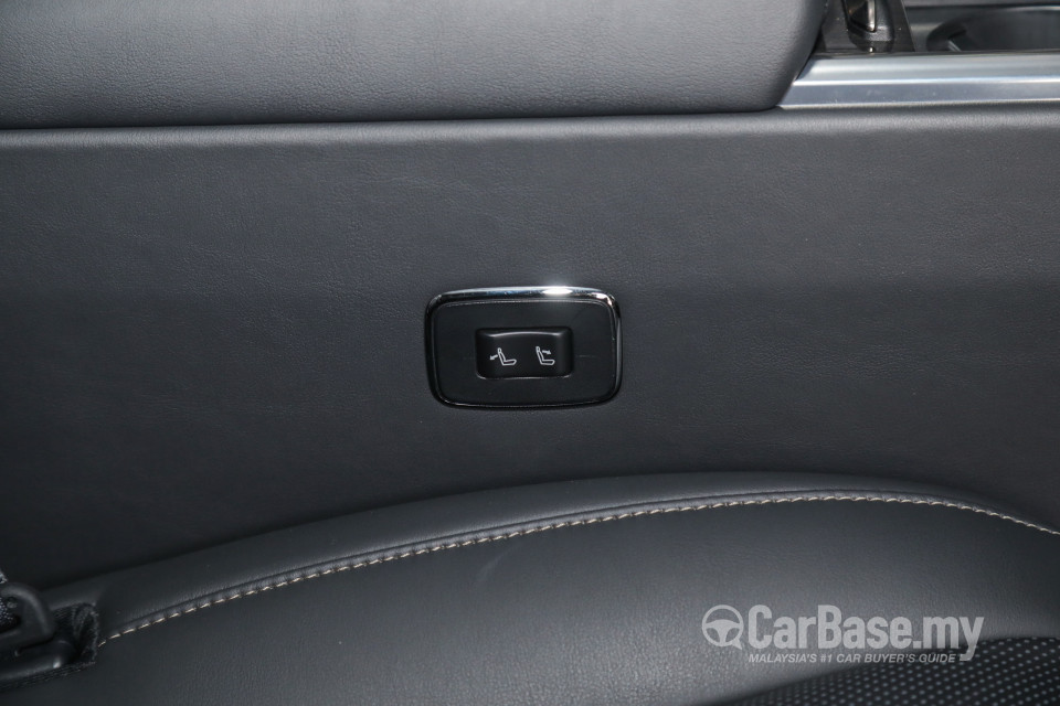 Lexus LM AYH36 (2021) Interior