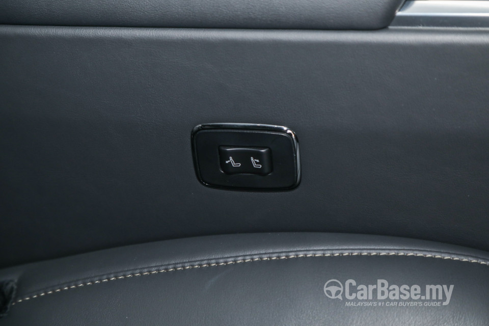 Lexus LM AYH36 (2021) Interior