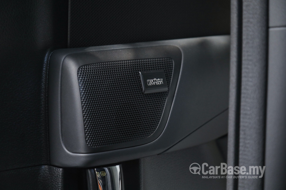 Lexus LM AYH36 (2021) Interior