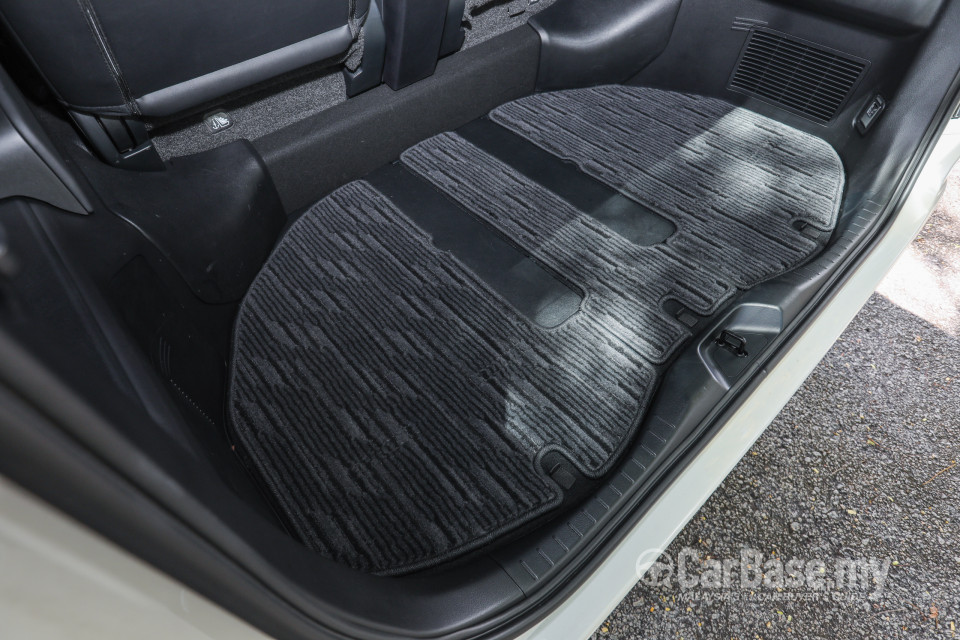 Lexus LM AYH36 (2021) Interior