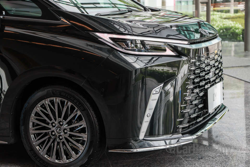 Lexus LM AW10 (2024) Exterior