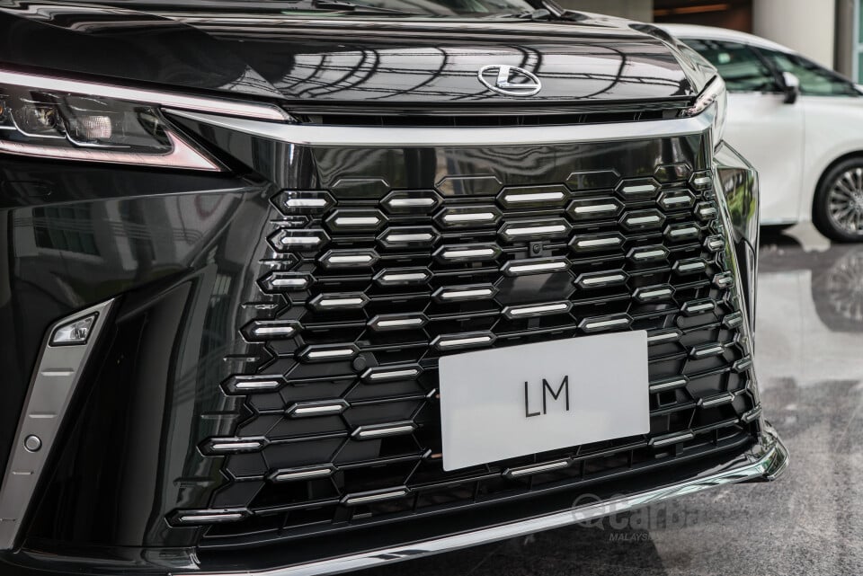Lexus LM AW10 (2024) Exterior