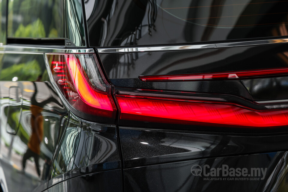 Lexus LM AW10 (2024) Exterior
