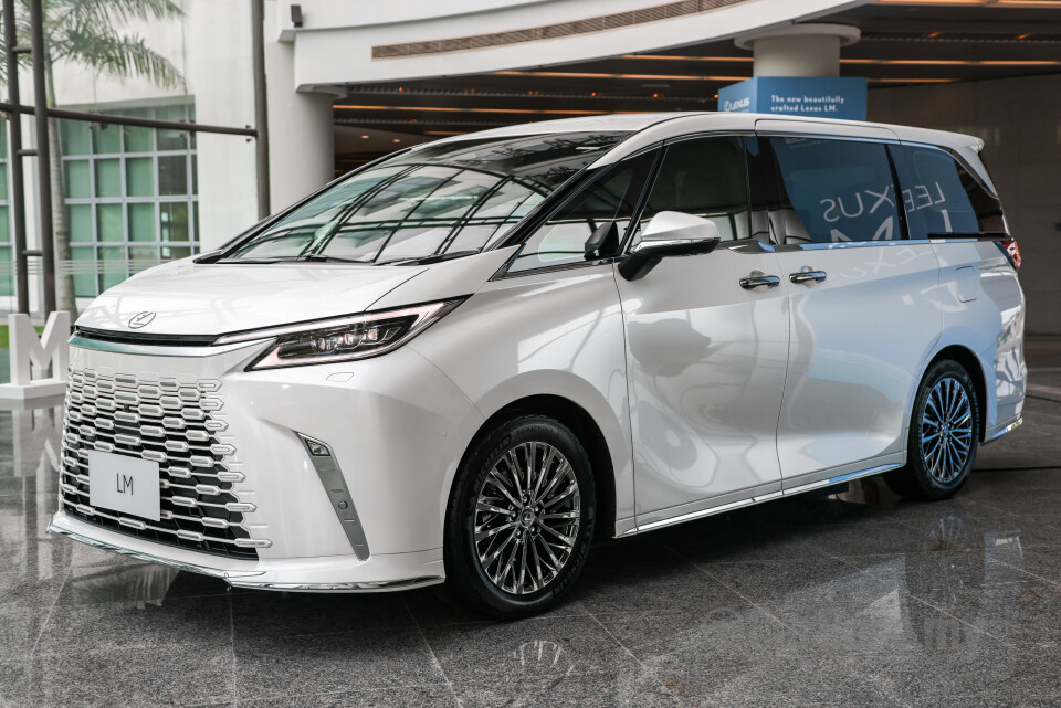 Lexus LM AW10 (2024) Exterior