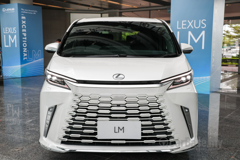 Lexus LM AW10 (2024) Exterior