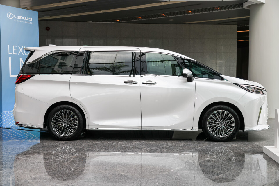 Lexus LM AW10 (2024) Exterior