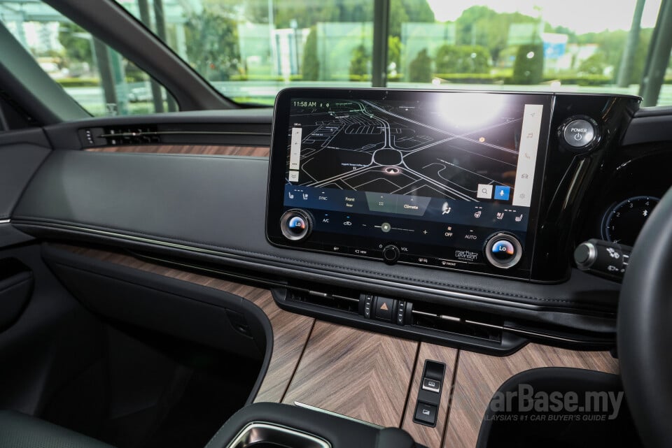 Lexus LM AW10 (2024) Interior