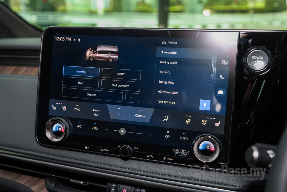 Lexus LM AW10 (2024) Interior