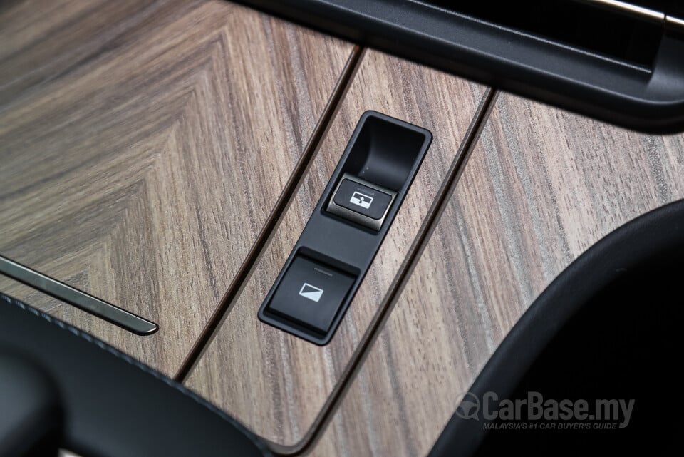 Lexus LM AW10 (2024) Interior