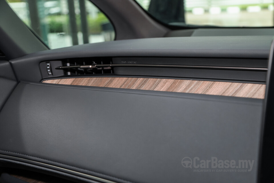 Lexus LM AW10 (2024) Interior