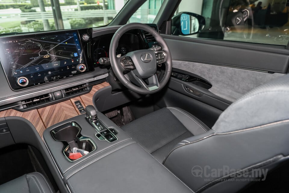 Lexus LM AW10 (2024) Interior