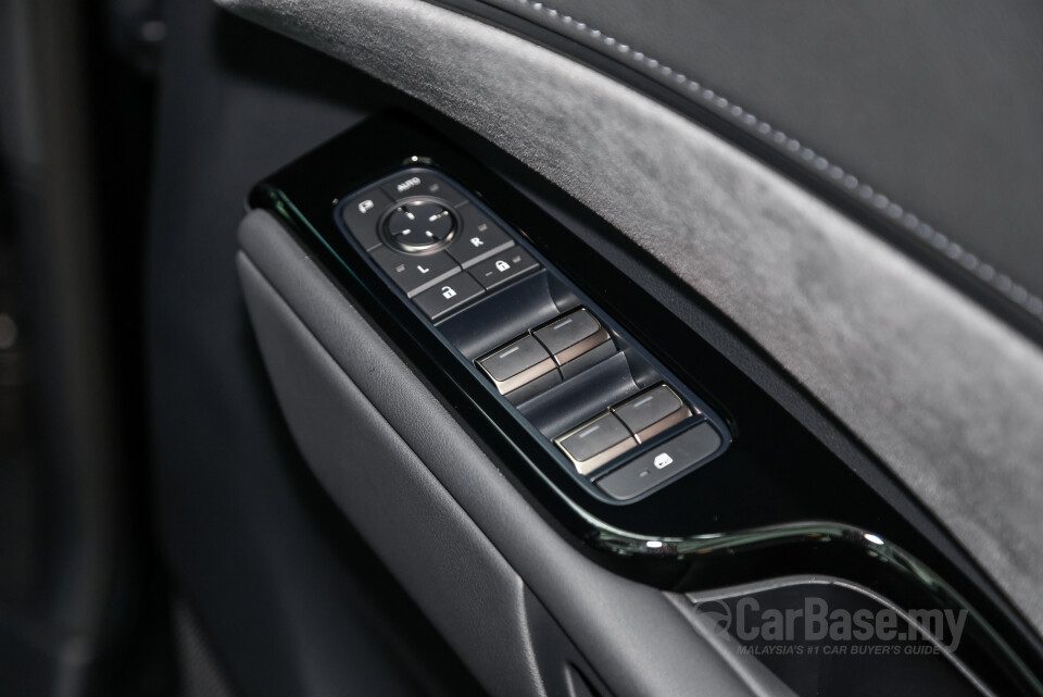 Lexus LM AW10 (2024) Interior