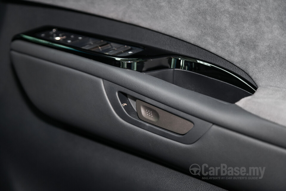 Lexus LM AW10 (2024) Interior