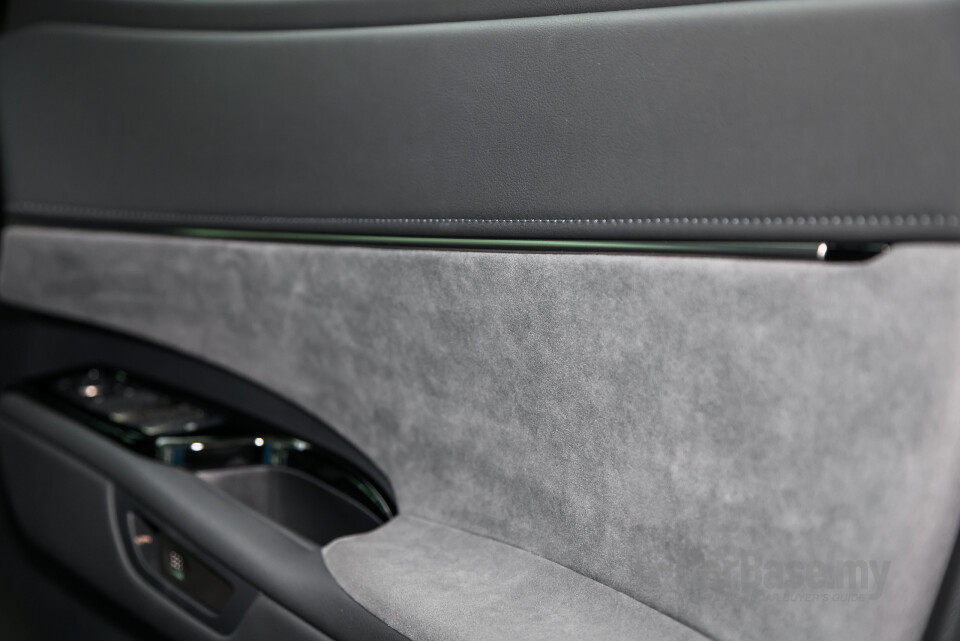 Lexus LM AW10 (2024) Interior