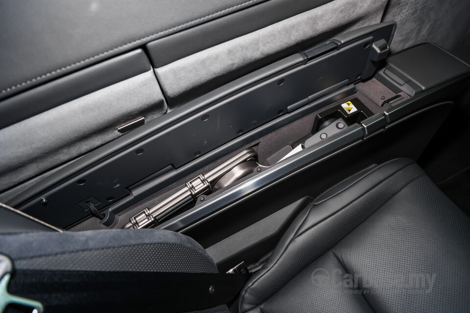 Lexus LM AW10 (2024) Interior
