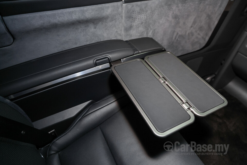 Lexus LM AW10 (2024) Interior