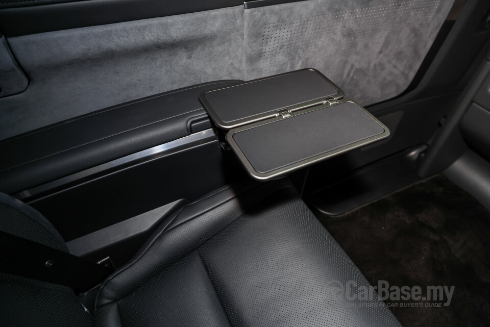 Lexus LM AW10 (2024) Interior
