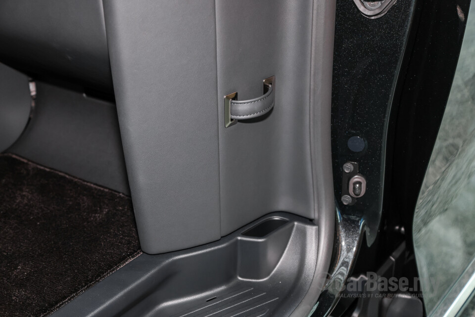 Lexus LM AW10 (2024) Interior