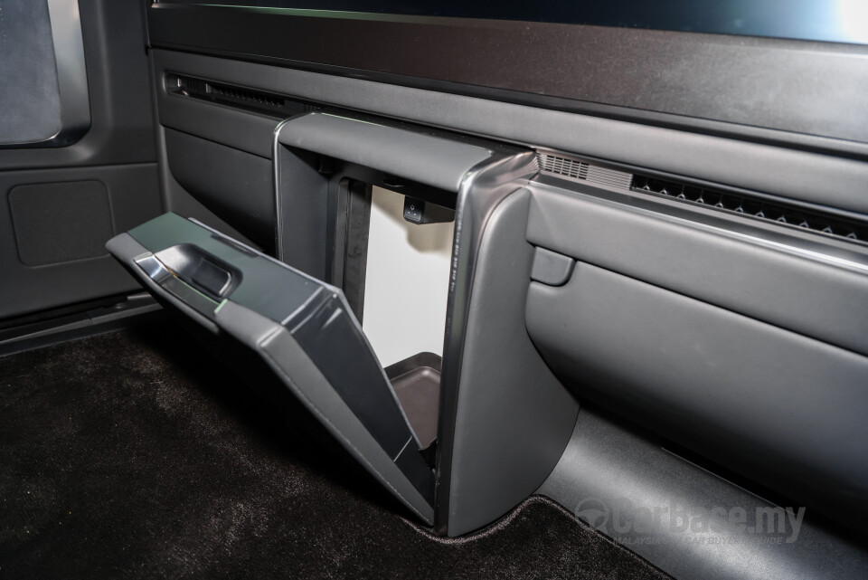 Lexus LM AW10 (2024) Interior