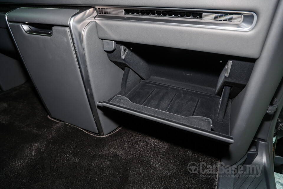 Lexus LM AW10 (2024) Interior