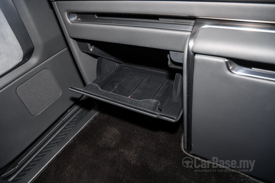Lexus LM AW10 (2024) Interior