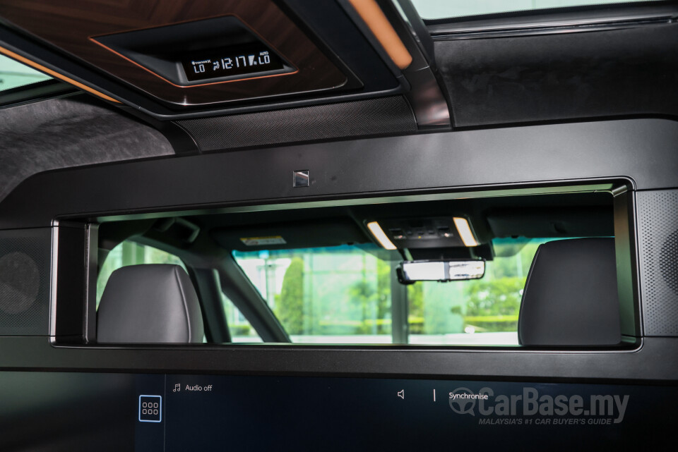 Lexus LM AW10 (2024) Interior